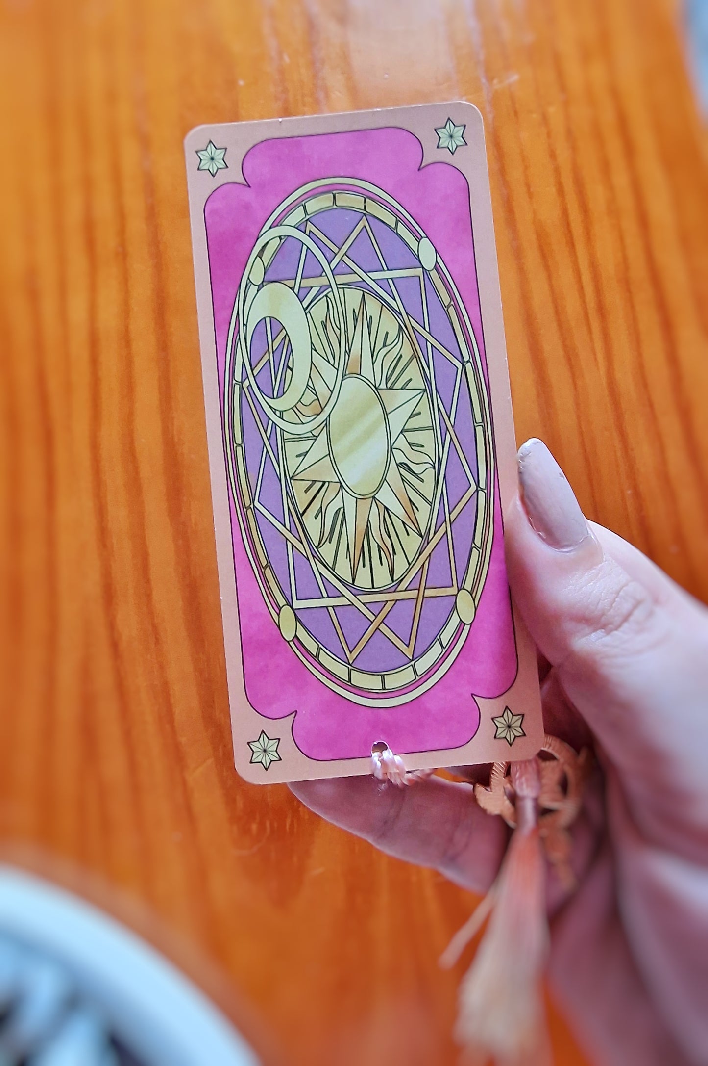 El lector, marca páginas inspirado en Sakura la cazadora de cartas, ilustración kawaii para amantes del manga y la cultura japonesa
