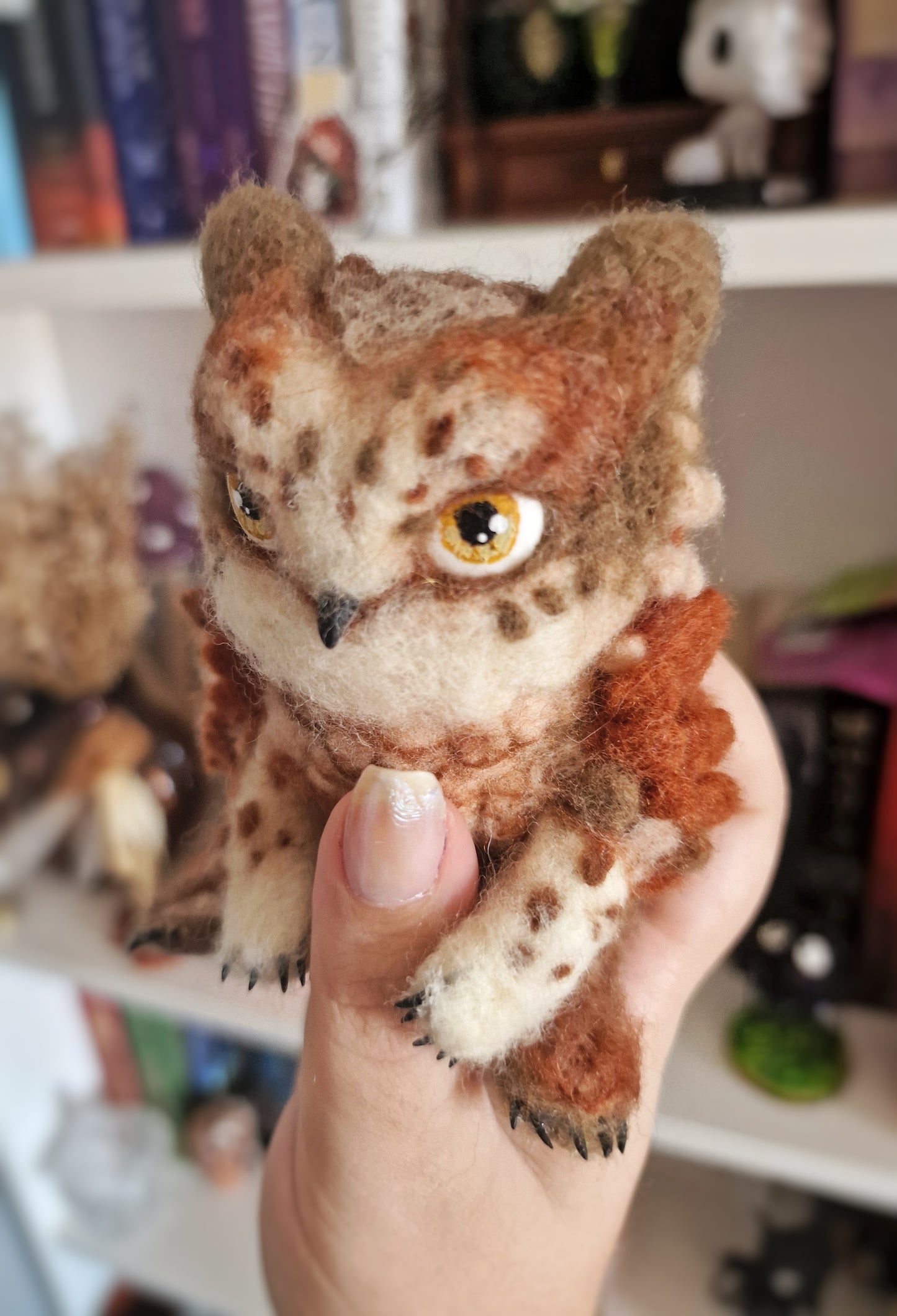 Figura artesanal de oso búho inspirada en Dragones y Mazmorras hecha a mano