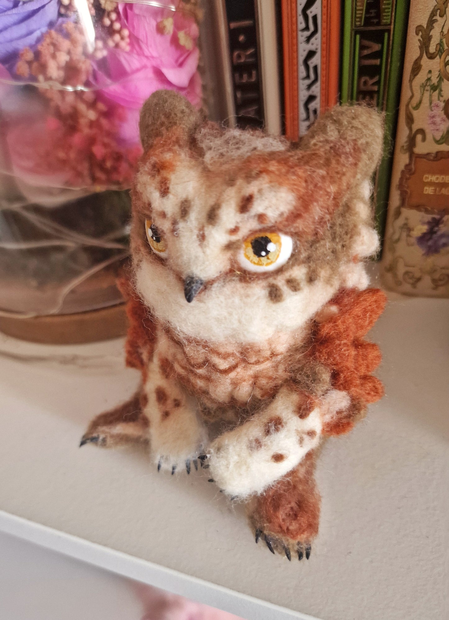 Figura artesanal de oso búho inspirada en Dragones y Mazmorras hecha a mano