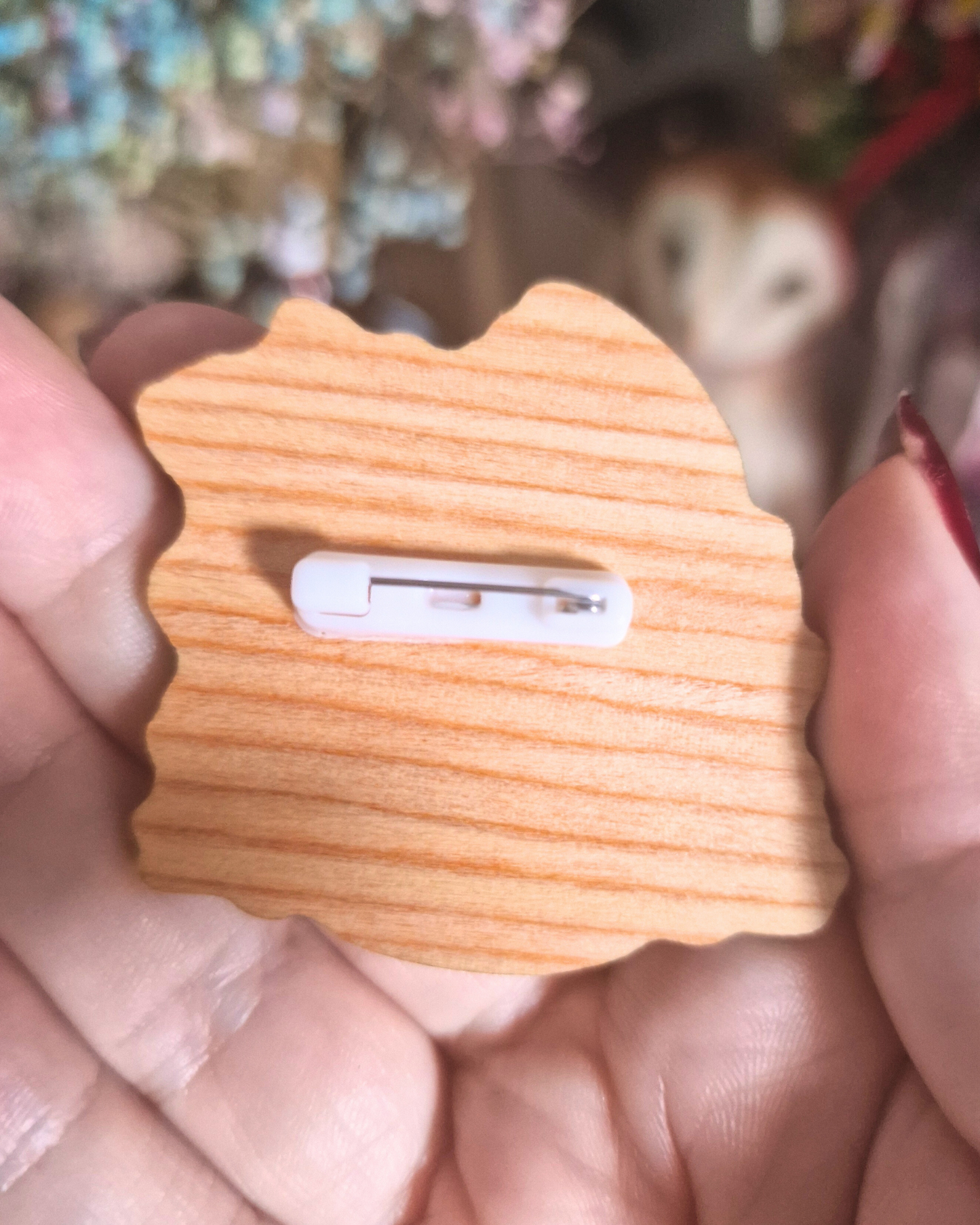 Pin de Madera Moon Child – Setas Mágicas y Luna