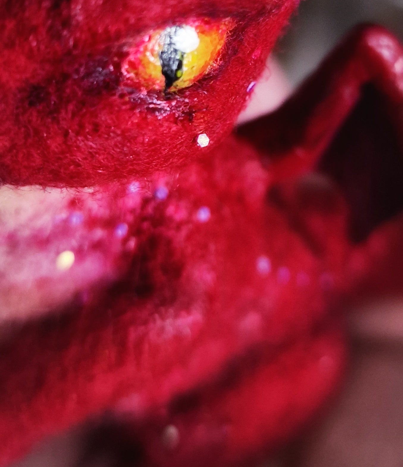 Dragón Rojo del Bosque Encantado | Escultura Artesanal de Fantasía