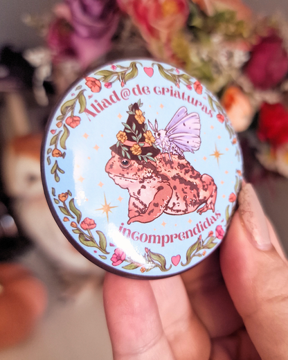 Chapa Aliado de Criaturas Incomprendidas | Insignia fantasía | Accesorio geek rol y naturaleza