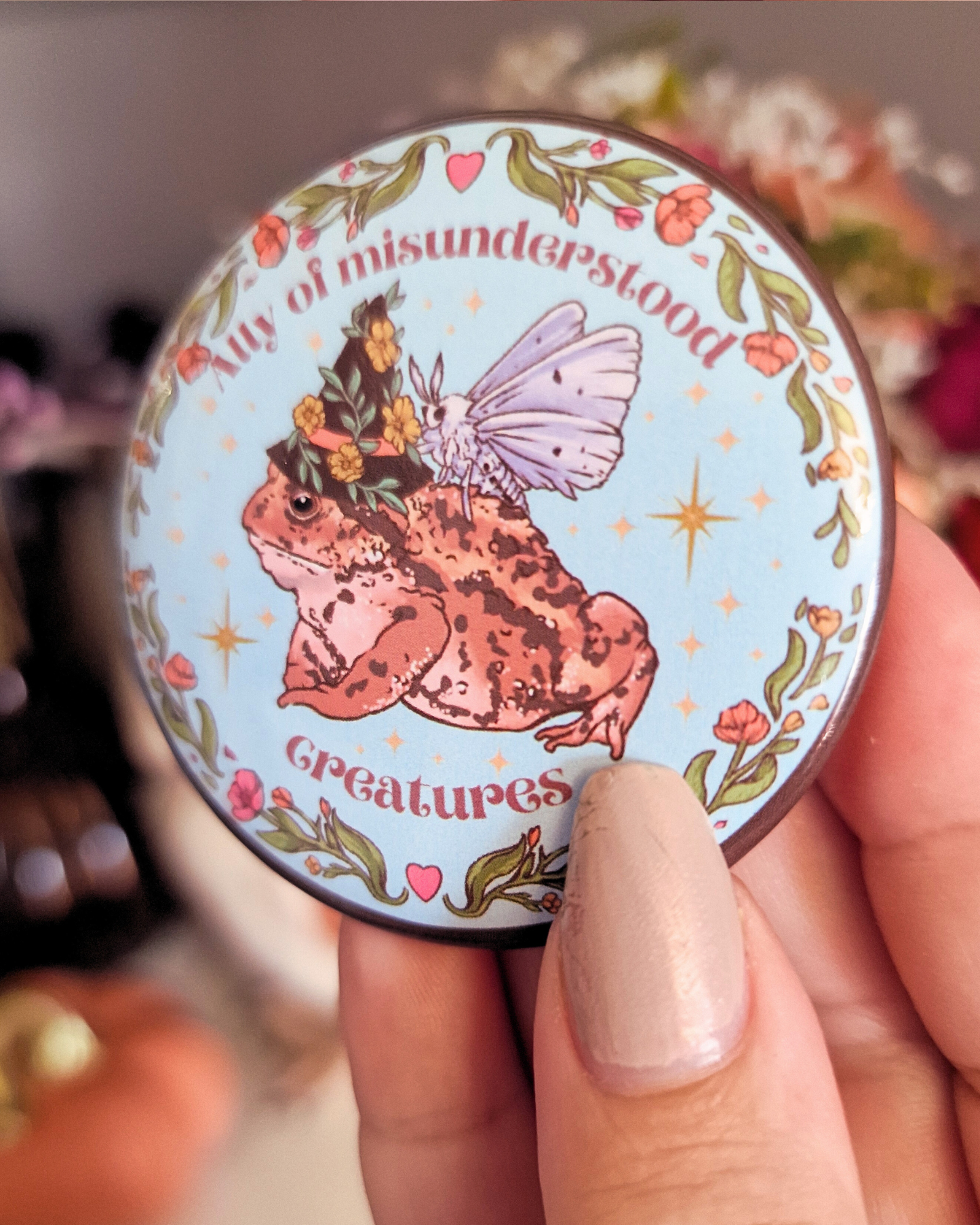 Chapa Aliado de Criaturas Incomprendidas | Insignia fantasía | Accesorio geek rol y naturaleza