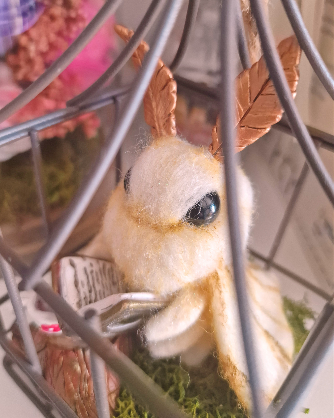 Polilla lectora - Figura Mágica Hecha a Mano