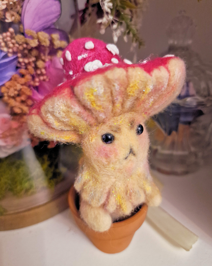 Amanita wool figure, fairy tale decoration