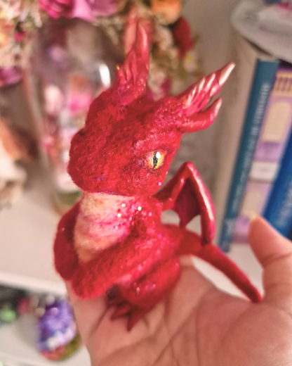 Dragón Rojo del Bosque Encantado | Escultura Artesanal de Fantasía